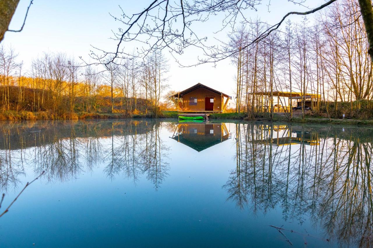 Arcadia Safari Tent In Private 5 Acre Field Wrexham Ngoại thất bức ảnh